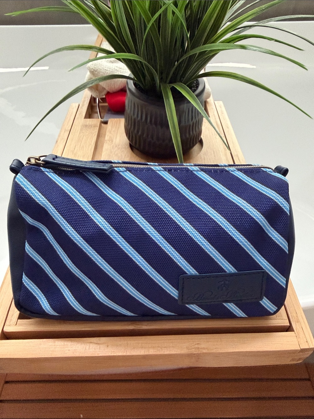 BRAND NEW BROOKS BROTHER TRAVEL BAG/POUCH. United Polaris exclusive!